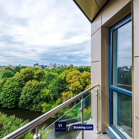 Modern 1 Bed With Balcony By Host A Apartment