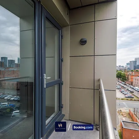 Modern 1 Bed With Balcony By Host A Apartment *