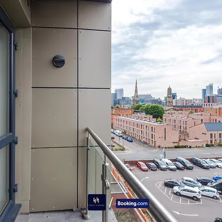 Modern 1 Bed With Balcony By Host A Manchester