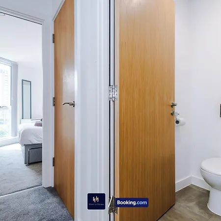 Modern 1 Bed With Balcony By Host A Apartamento