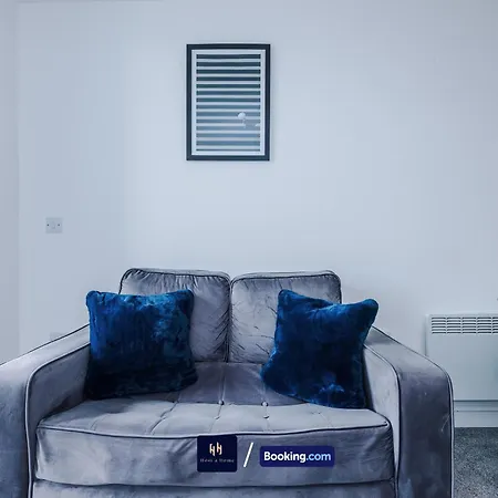 Apartment Modern 1 Bed With Balcony By Host A *
