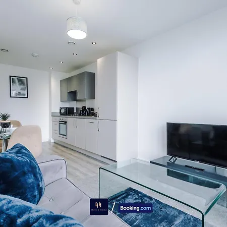 Modern 1 Bed With Balcony By Host A Apartment