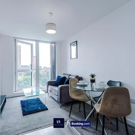 Apartment Modern 1 Bed With Balcony By Host A *