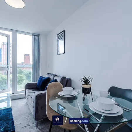 Modern 1 Bed With Balcony By Host A Apartment Manchester