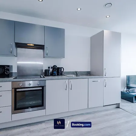 Apartment Modern 1 Bed With Balcony By Host A Manchester