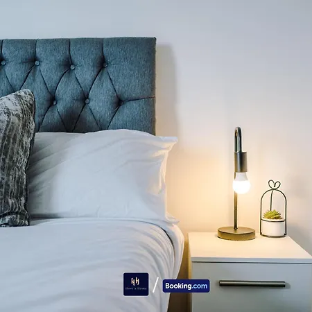 Apartment Modern 1 Bed With Balcony By Host A