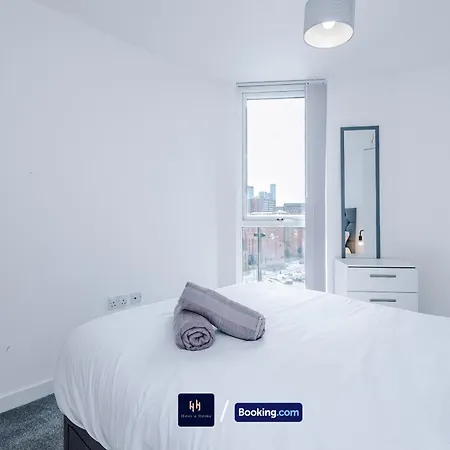 Modern 1 Bed With Balcony By Host A Apartment *