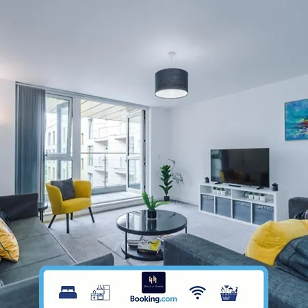 Apartment Large 2 Bedroom With Balcony By Host A Manchester