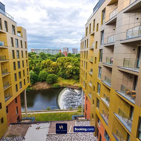 Apartment Large 2 Bedroom With Balcony By Host A *