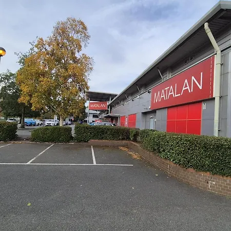 Apartamento Affordably Elegant Close To Coop Live, Etihad Stadium And Centre *