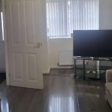 L&lstays 3 Everside Drive Apartment *