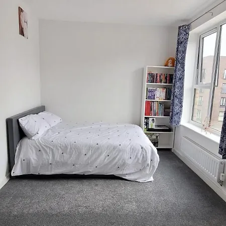 Homestay Stretford Townhouse Bedroom Manchester