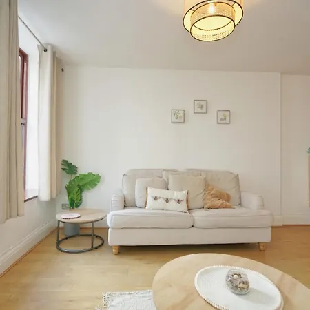 City Centre 1br Strong Wifi Apartament *