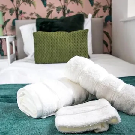 Coop Arena Luxurious Townhouse * Manchester