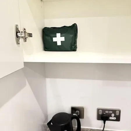 2br Duplex In Salford Mcr Sleeps4 Videos In Photos דירה *