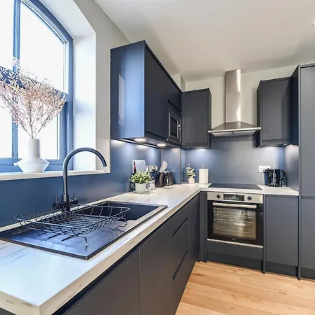 Luxury Prime Location Flat Apartment *