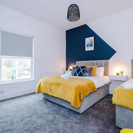 펜션 New! 3-bed House In By 53 Degrees Property, Ideal For Contractors, Business & Long Term, Free Parking! 맨체스터