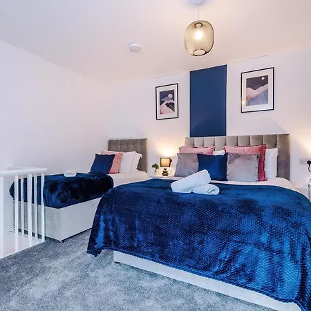 펜션 New! 3-bed House In By 53 Degrees Property, Ideal For Contractors, Business & Long Term, Free Parking!