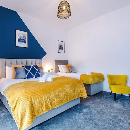 펜션 New! 3-bed House In By 53 Degrees Property, Ideal For Contractors, Business & Long Term, Free Parking! 맨체스터