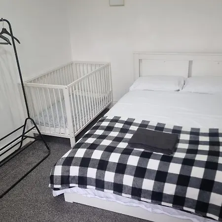 Gorgeous Stylish Cheri Victorian House In 펜션 맨체스터