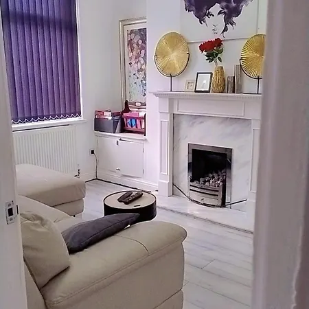 Semesterbostad Gorgeous Stylish Cheri Victorian House In *