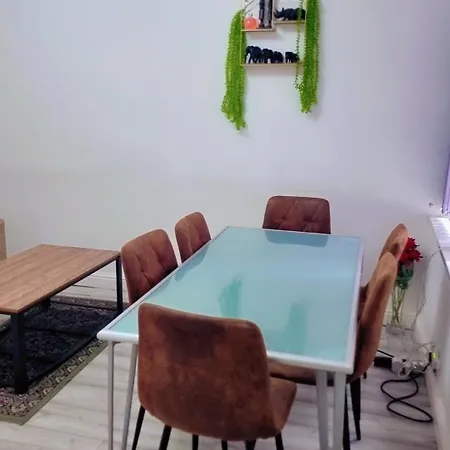 度假居 Gorgeous Stylish Cheri Victorian House In