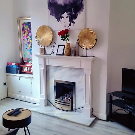 Gorgeous Stylish Cheri Victorian House In Vakantiehuis Manchester