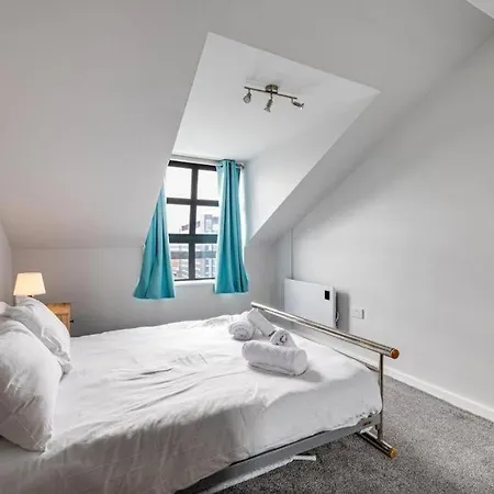 Large 2 Bed 2 Bath 맨체스터