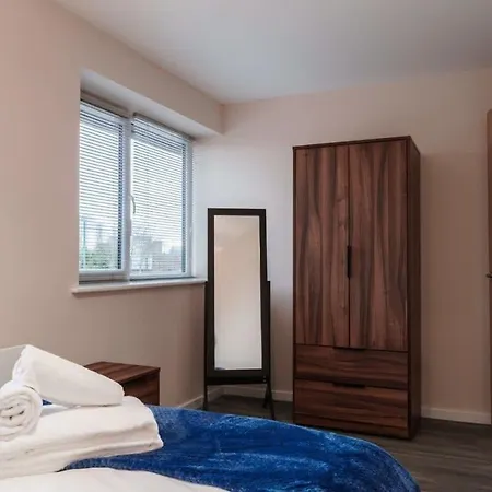 1 Bed Media Flat Free Parking Daire Manchester