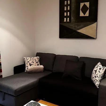 Simply Exquisite * Manchester