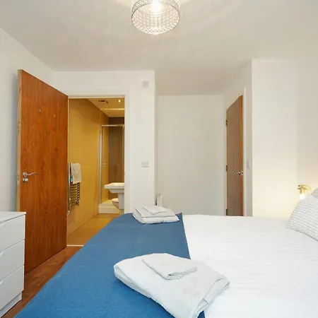Luxury Riverside Retreat In Salford Strong Wifi Apartment Manchester