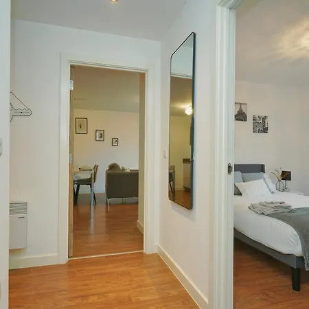 Luxury Riverside Retreat In Salford Strong Wifi Apartament