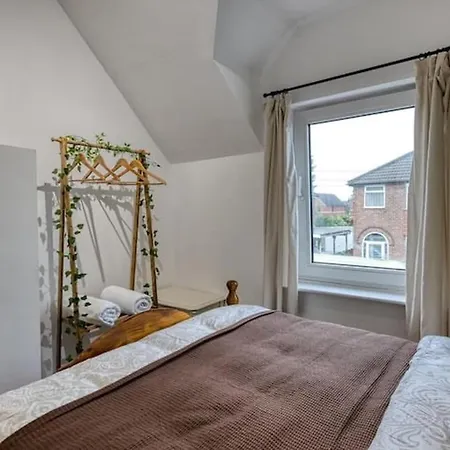 Holiday home Charming Trafford Retreat Pets Welcome