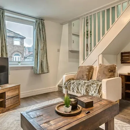 Holiday home Charming Trafford Retreat Pets Welcome *