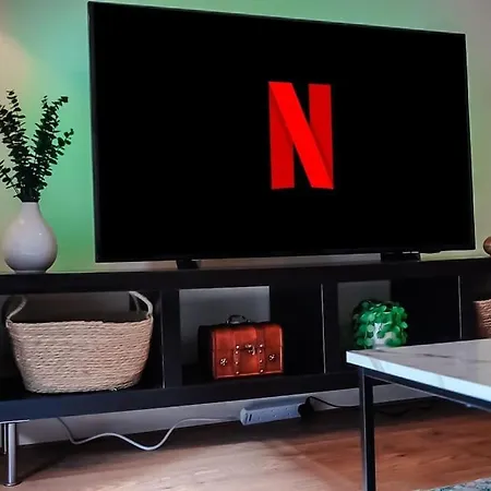 Apartment Spacious 1-bdr For 3, Near Masson Place Arenas Cheetham Hill And Stadiums, Wi-fi *