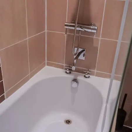 Appartement Cosy 1-bdr For 3, Near Masson Place Arenas Cheetham Hill And Stadiums, Wi-fi *