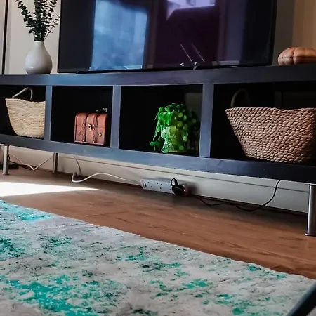 Apartment Spacious 1-bdr For 3, Near Masson Place Arenas Cheetham Hill And Stadiums, Wi-fi *