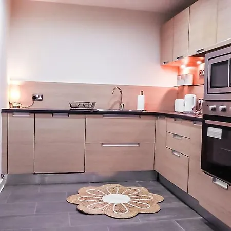 Cosy 1-bdr For 3, Near Masson Place Arenas Cheetham Hill And Stadiums, Wi-fi דירה *