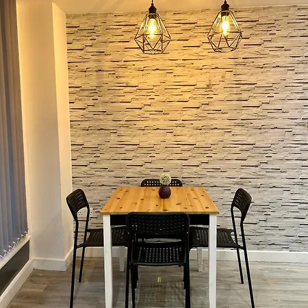 Cosy Centre Location, Hydro Massage Showe