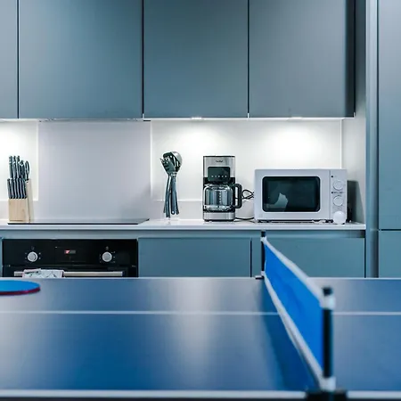 דירה Stylish 2bdr By Vista Short Lets & Serviced With Pool Table & Free Wifi Near מנצ'סטר