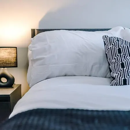 Apartment Stylish 3bdr House By Vista Short Lets & Serviced With Free Parking, Pool Table And Ps4