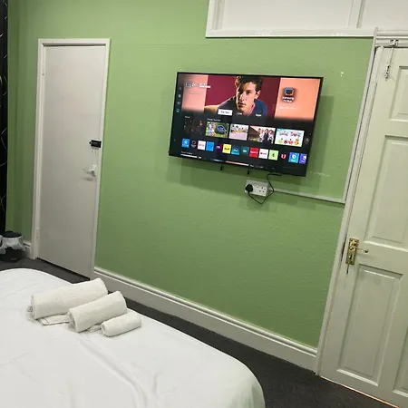 Beautiful 2 Bed 1 Bath * Манчестер