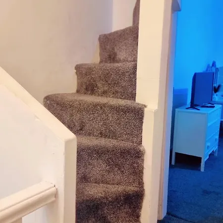 Charming Victorian Retreat 4br House In