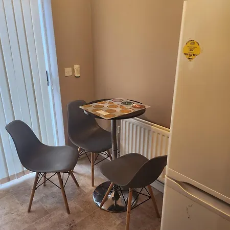 Hébergement de vacances City Centre - 2 Bedrooms - Pet Friendly - Garden