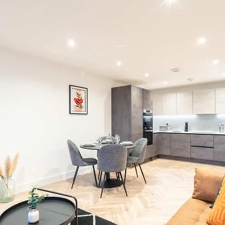Modern 2 Bed Close To Etihad Apartment Manchester