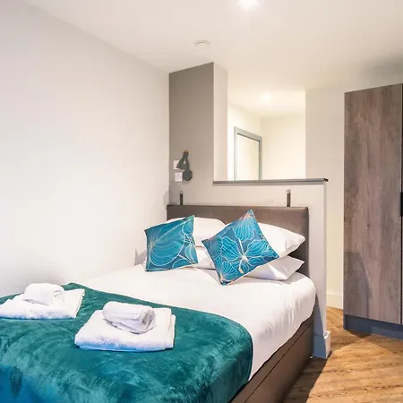 Stunning 2 Bedroom In Centre Apartment