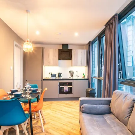 Fabulous 2 Bedroom In Centre Lejlighed *