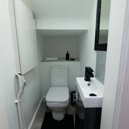 Downtown Cozy House In Manchester