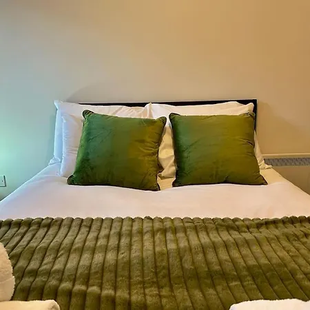 2 Bed Flat Ancoats شقة *