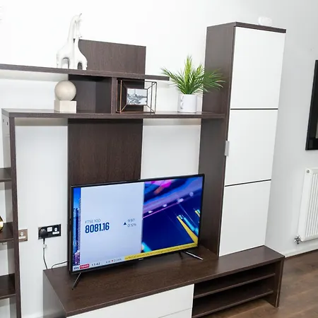 Entire In Apartment *